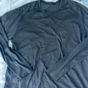 Lululemon grey black long sleeve XXL
